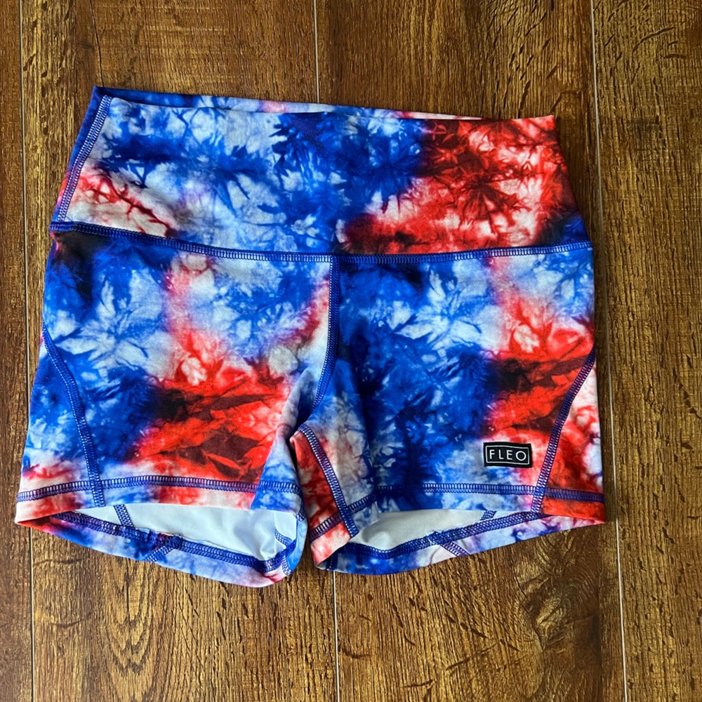 Fleo red, white, & blue tie-dye spandex shorts, size small